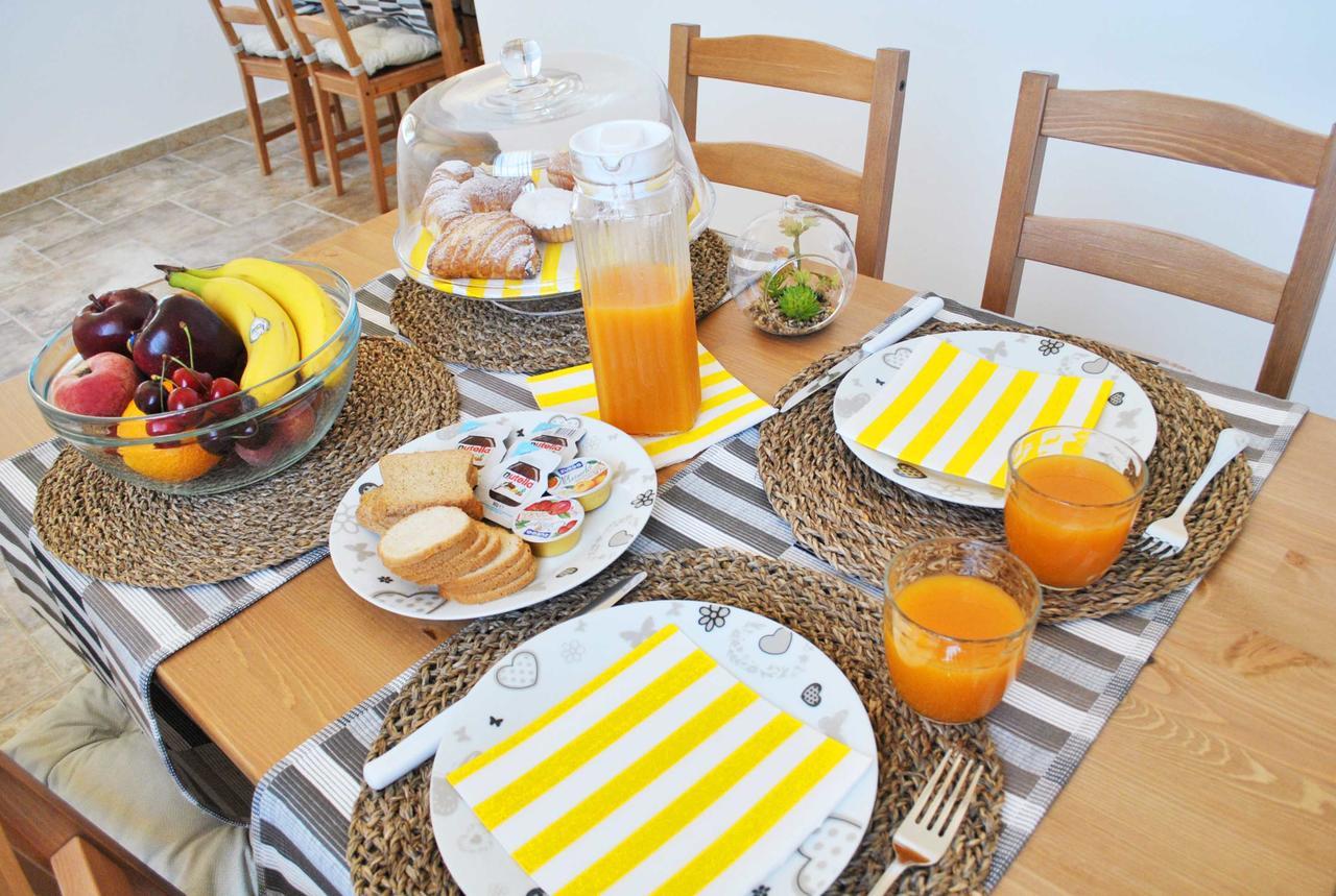 プルサーノ Le Mimose Bed & Breakfast エクステリア 写真